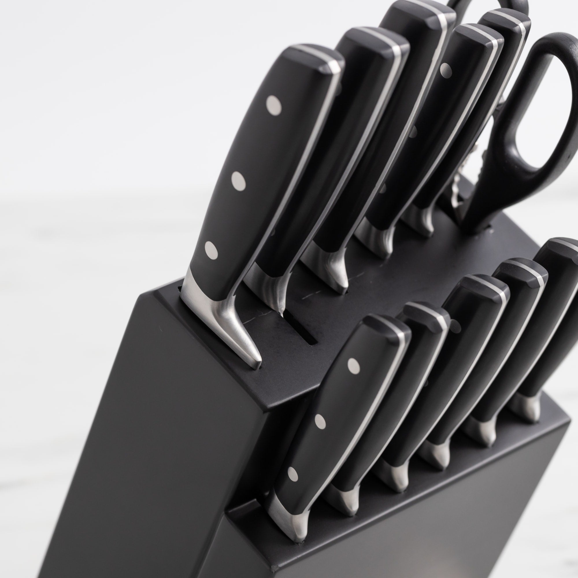 https://www.wolstead.com/cdn/shop/products/Wolstead-Insignia-13pc-Knife-Block-Set-HPD_02@2x.jpg?v=1663581130